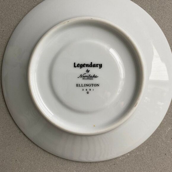 1985 Vintage Noritake Legendary Ellington Lily Design Footed Cup and Saucer Set - Picture 5 of 5